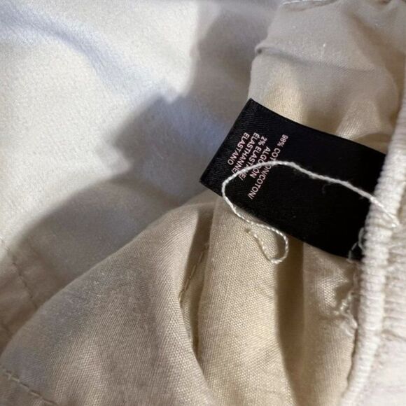 Victoria's Secret size 8 white pants - Picture 7 of 9